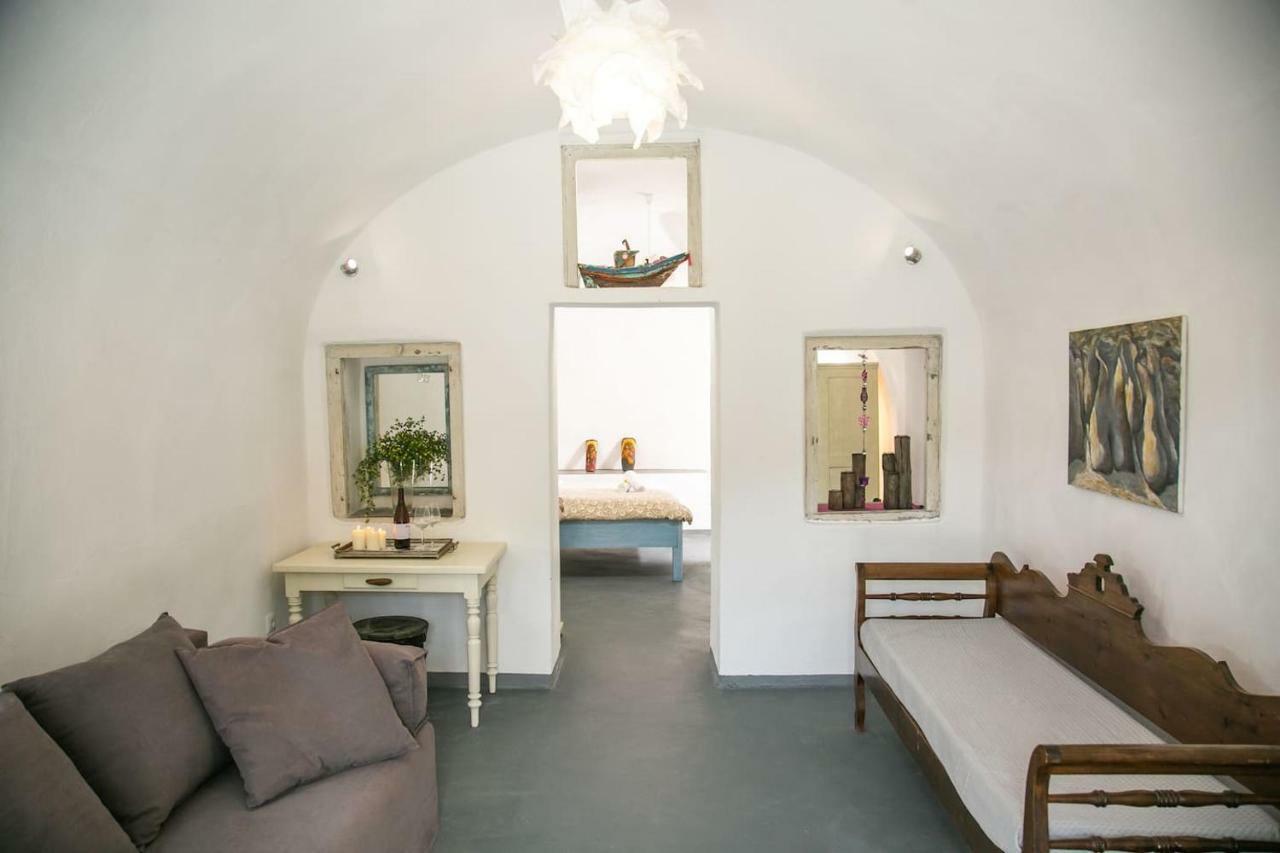 Вилла Agrilia Secluded Cave House Тирасия Экстерьер фото